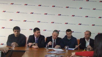 Građani da se izjasne: Da li su za Dušana Petrovića ili Aleksandra Vučića?