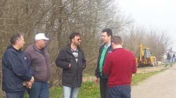 Aktivisti GO Srpske napredne stranke očistili deponiju u Mrđenovcu