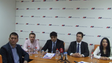 Zelenović prvo mora da skupi pet hiljada ljudi, da izađe na TV duel sa dr Pajićem pa tek onda da razgovara sa mnom