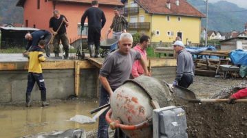 U Ljuboviji se radi i gradi