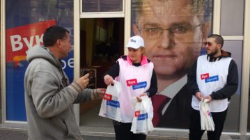 Aktivisti Kancelarije Vuka Jeremića upoznali građane sa njegovim programom