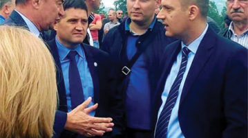 Otimačina oko fotelje