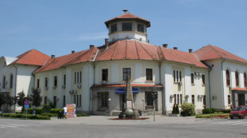 VUČIĆEVA SRBIJA ILI STRANKA IZNAD ZAKONA