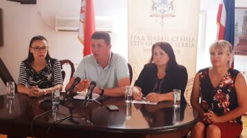 Alpinisti uklanjaju ostatke oštećene fasade